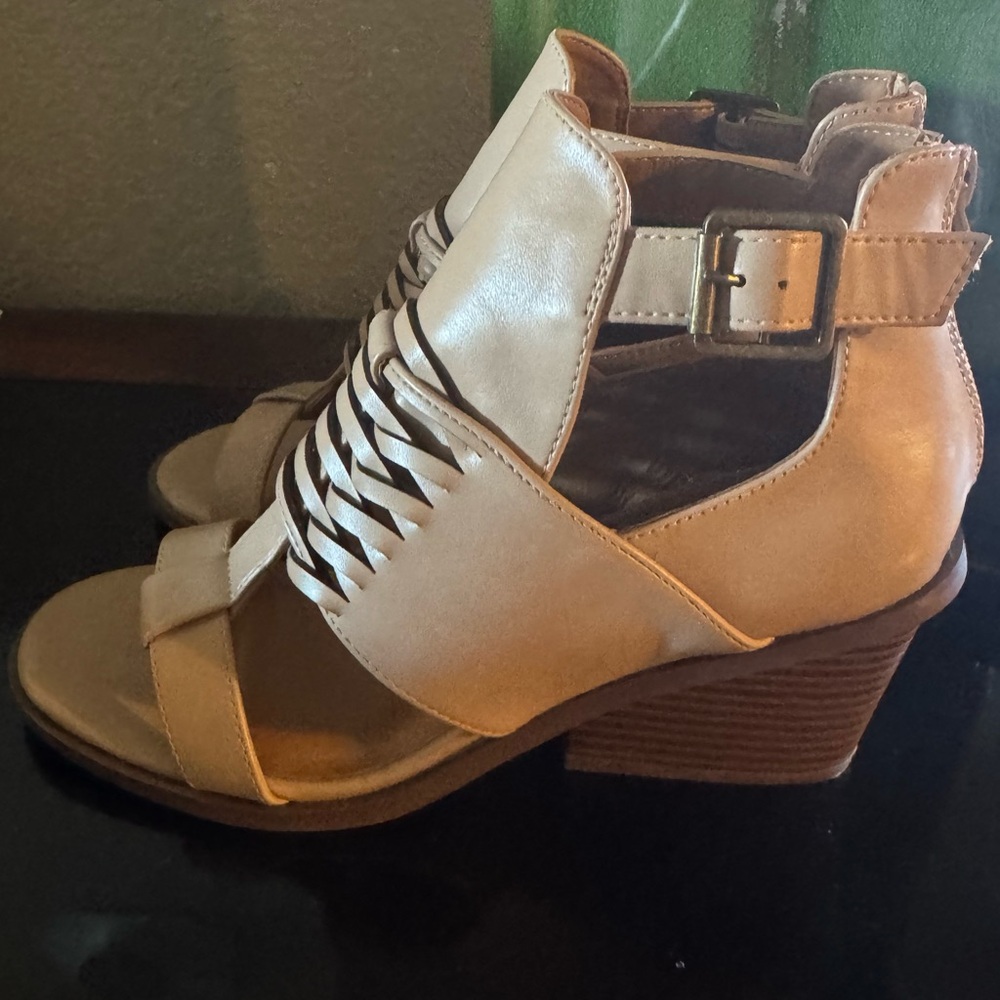 Maurices Cream Wedge Sandals 9